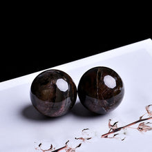 Load image into Gallery viewer, 1PC Magic Feng Shui Quartz Natural Healing Crystal Ball Can be used for travel photo home decoration ball Gift