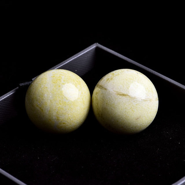 1PC Magic Feng Shui Quartz Natural Healing Crystal Ball Can be used for travel photo home decoration ball Gift